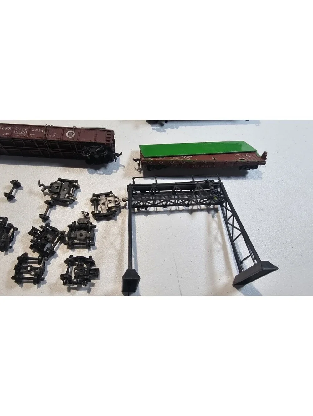 Vintage HO Scale Train Car Lot TYCO Chiquita Soo Line + Accessories Parts Repair